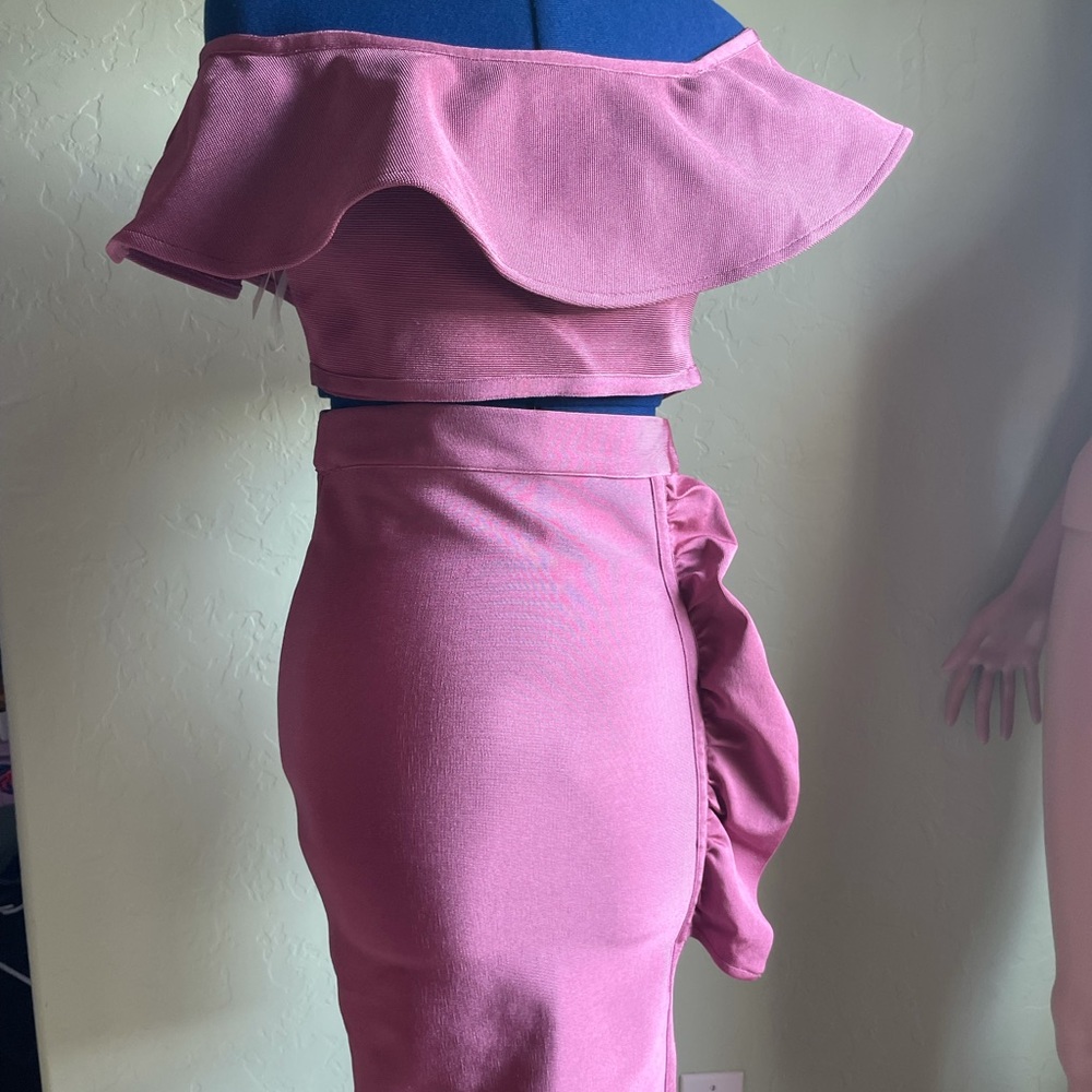Top Size M skirt Size S bandage set